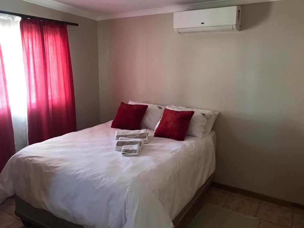 Urbanlife Keetmanshoop Accommodation Luaran gambar